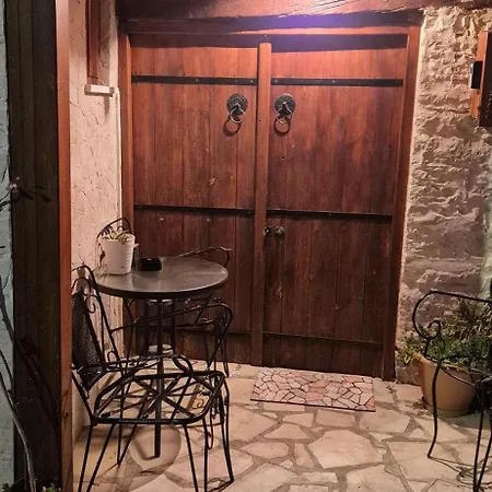 Vakantiehuis Angels Traditional House Arminou