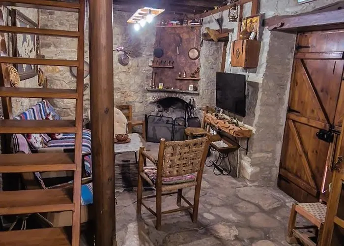 Angels Traditional House Arminou