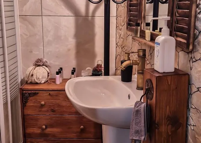 Angels Traditional House * Arminou